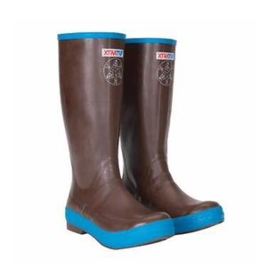 New in Box! Never worn!
Women's 15" Legacy, chocolate/whale print Xtratuf size 6